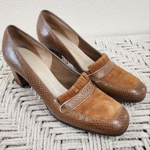 Vintage Florsheim Brown Block Heel Pumps